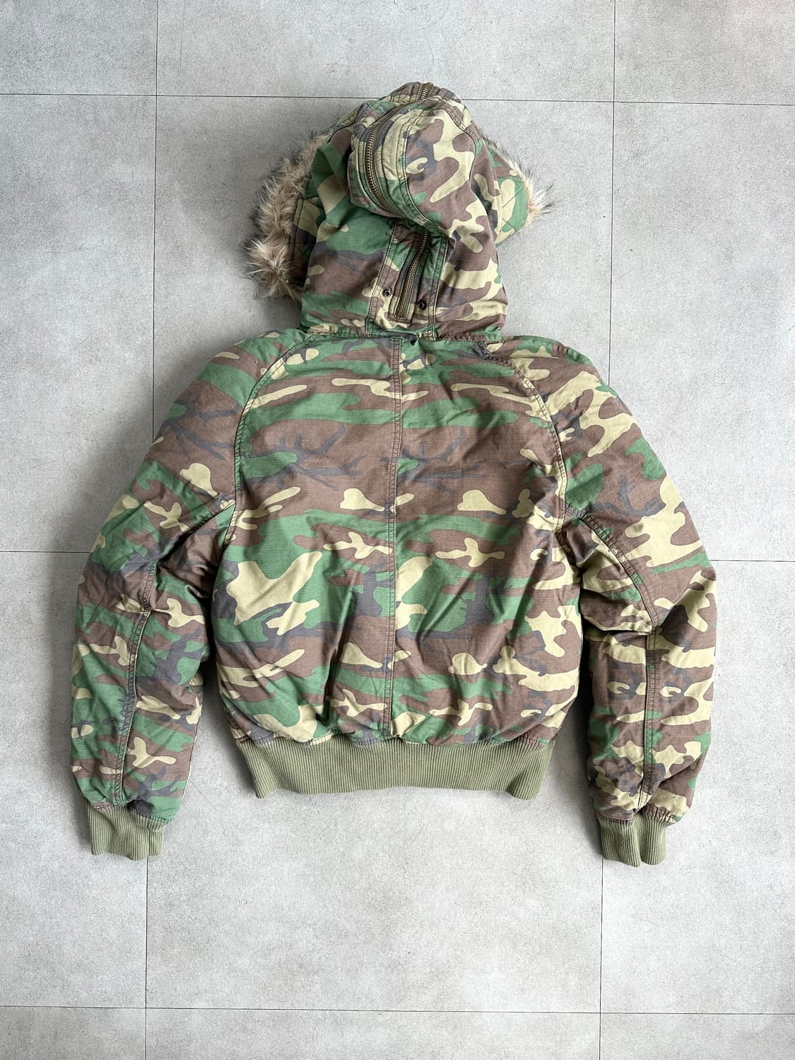 랄프로렌 카모 퍼 후드 크롭 봄버 상품이미지7