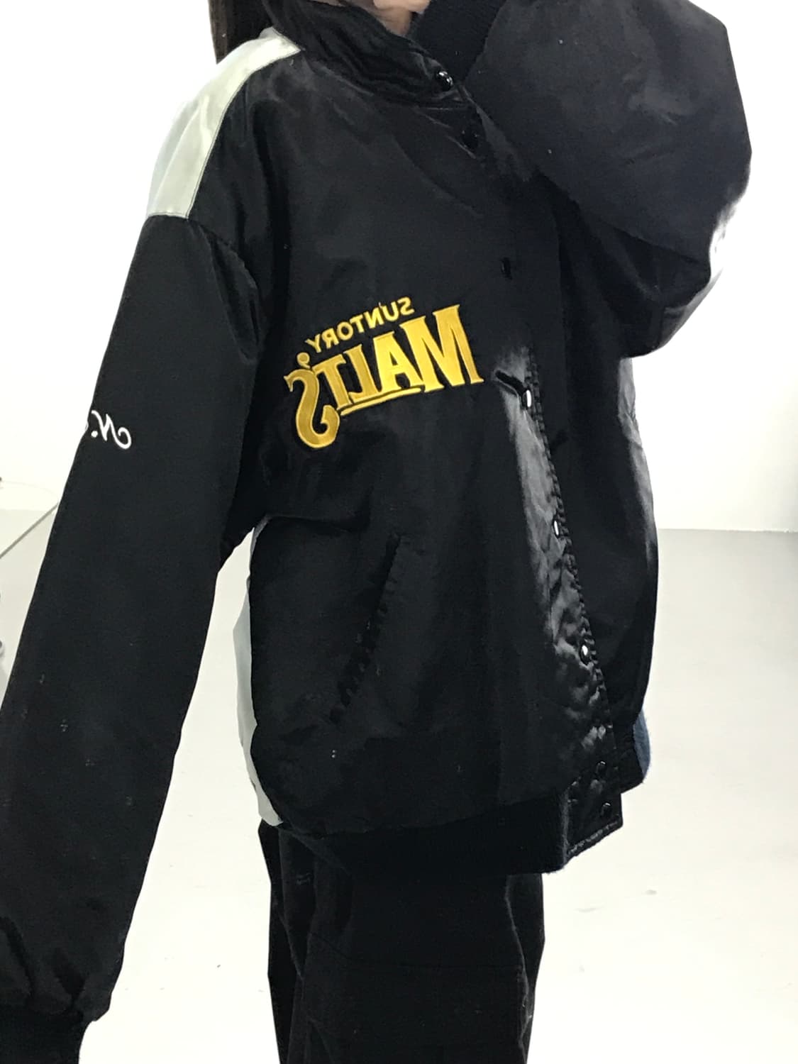 90's 산토리몰츠 빅로고 나일론 베이스볼 자켓 상품이미지4