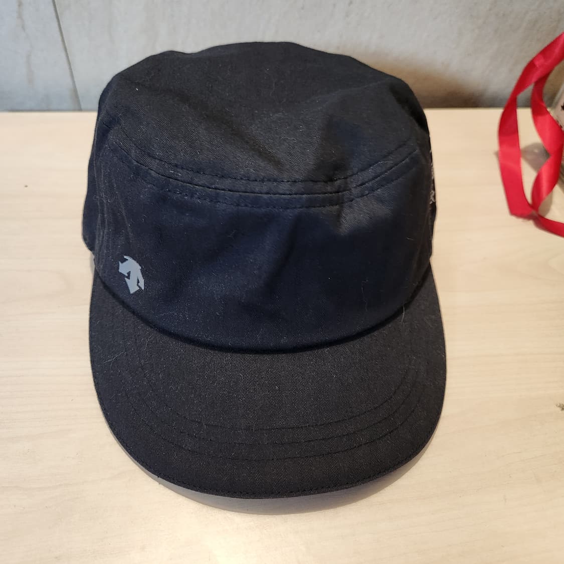 Descente 블랙 밀리터리 캡 | 테크 스트릿 무드 상품이미지1