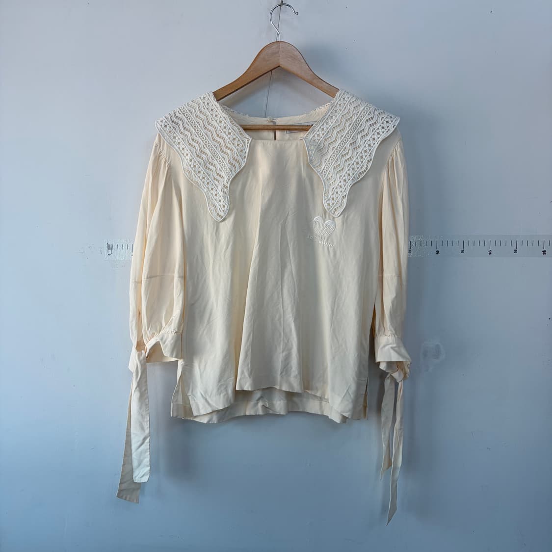 럭키슈에뜨 레이스 빅카라 블라우스 아이보리 상품이미지1