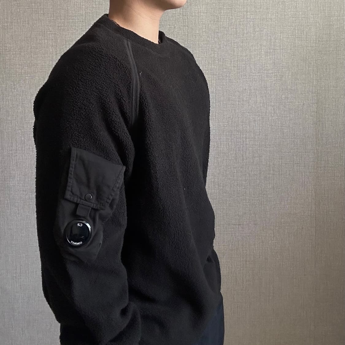 C.P. company 20FW 렌즈와펜 플리스 맨투맨 상품이미지2