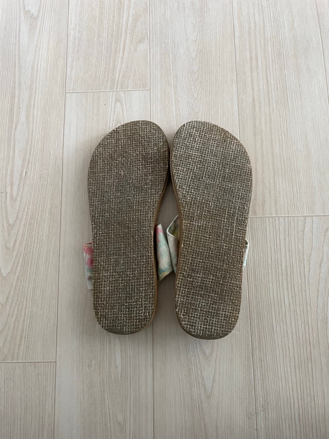 Sanuk x grateful dead 타이다이 쪼리 상품이미지3