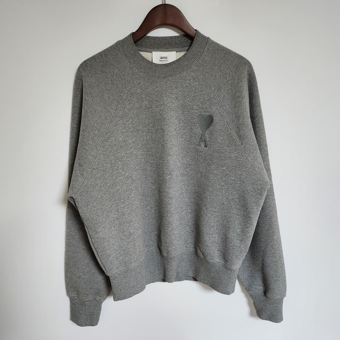 [S] 아미 그레이 빅하트 자수 맨투맨 USW002 상품이미지1