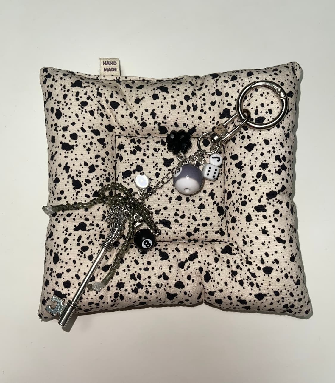 핸드메이드 에잇볼 키링 (이니셜 추가 가능) 상품이미지2