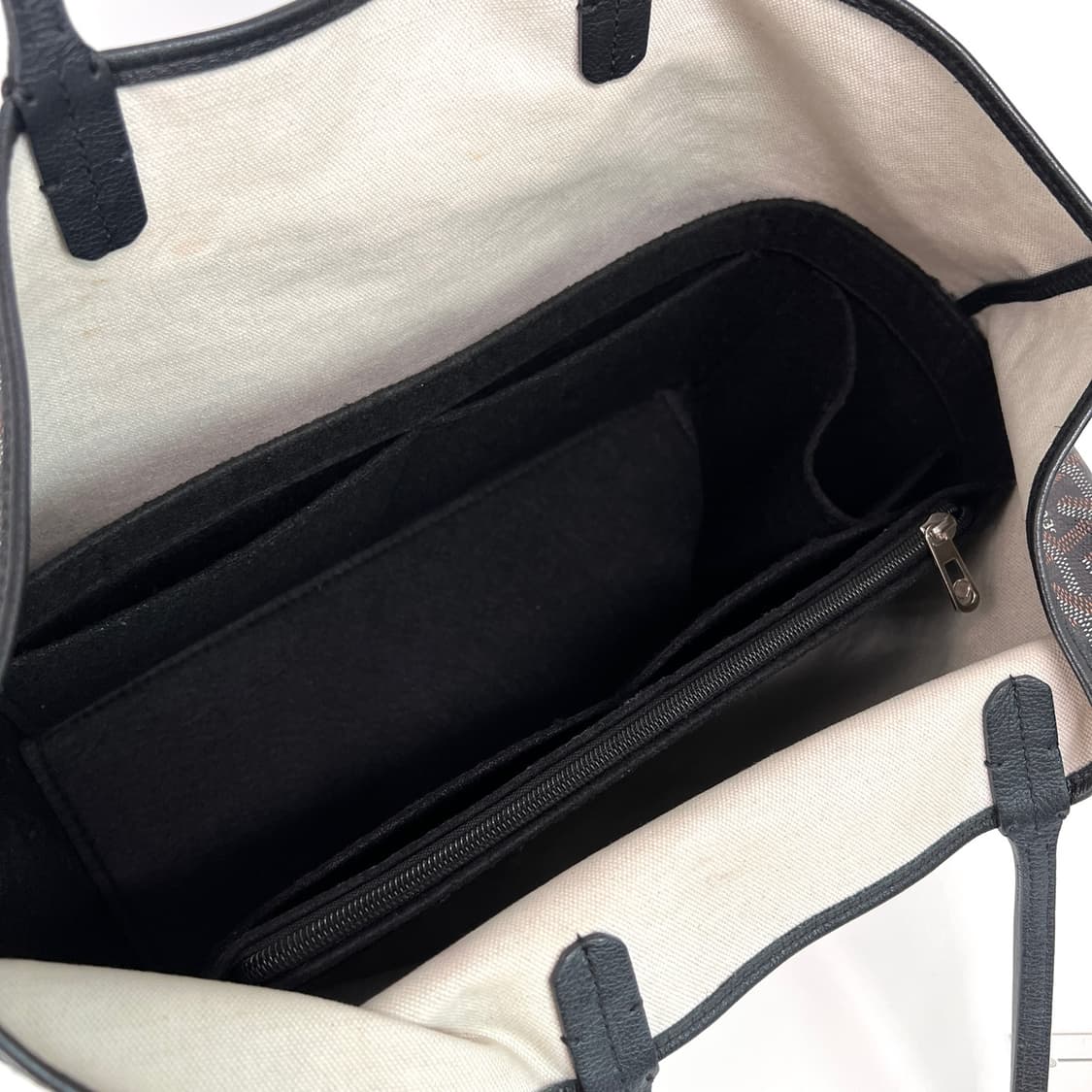 [감정완료] 고야드 생루이 쇼퍼백 블랙 PM 상품이미지8