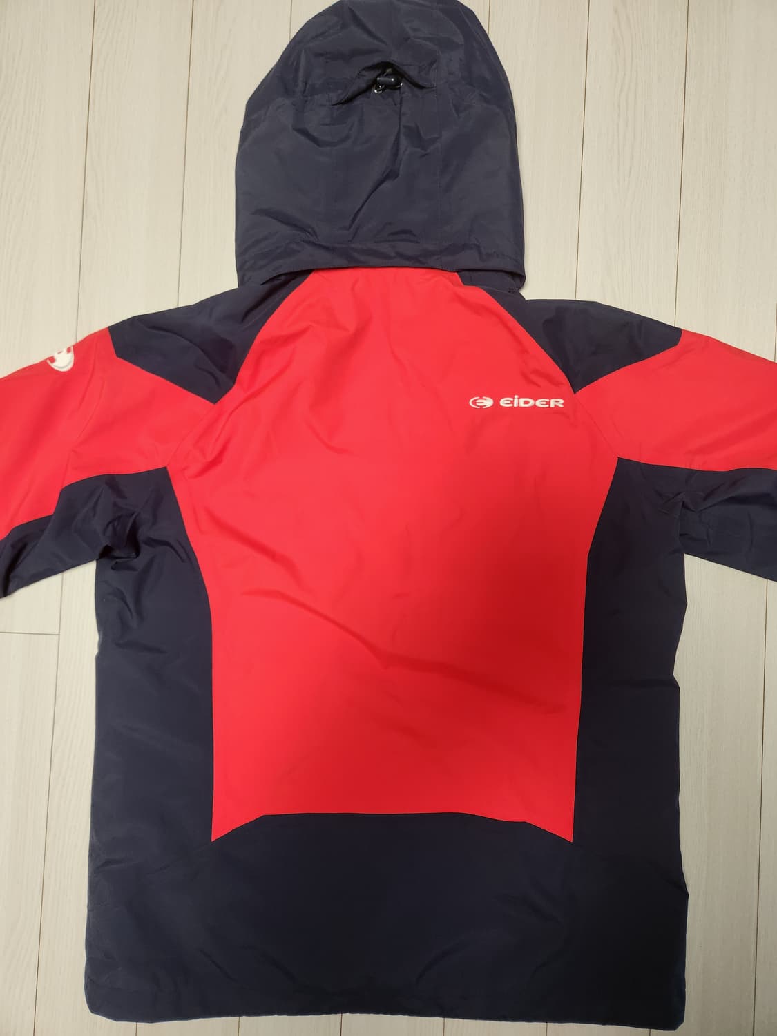 새상품급) 아이더 배색 디펜더 방수 등산 자켓 사이즈100 L

여러 중 상품이미지9