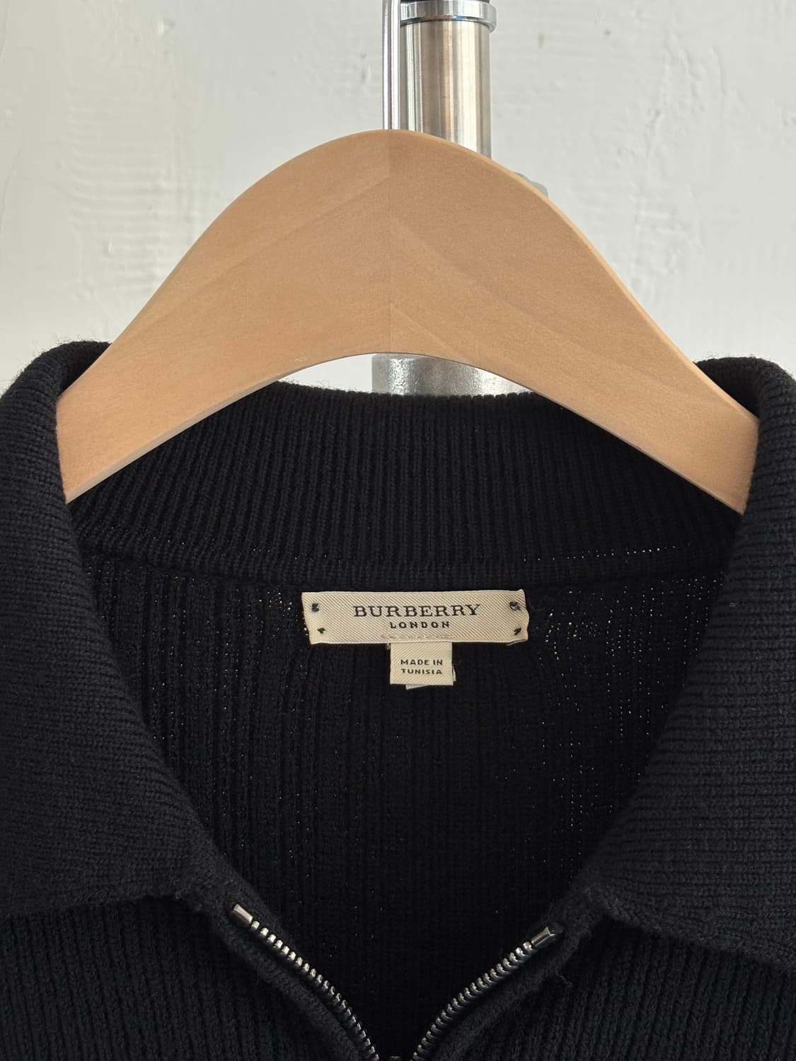 Burberry 버버리 블랙 노바체크 패치 니트 집업 상품이미지4