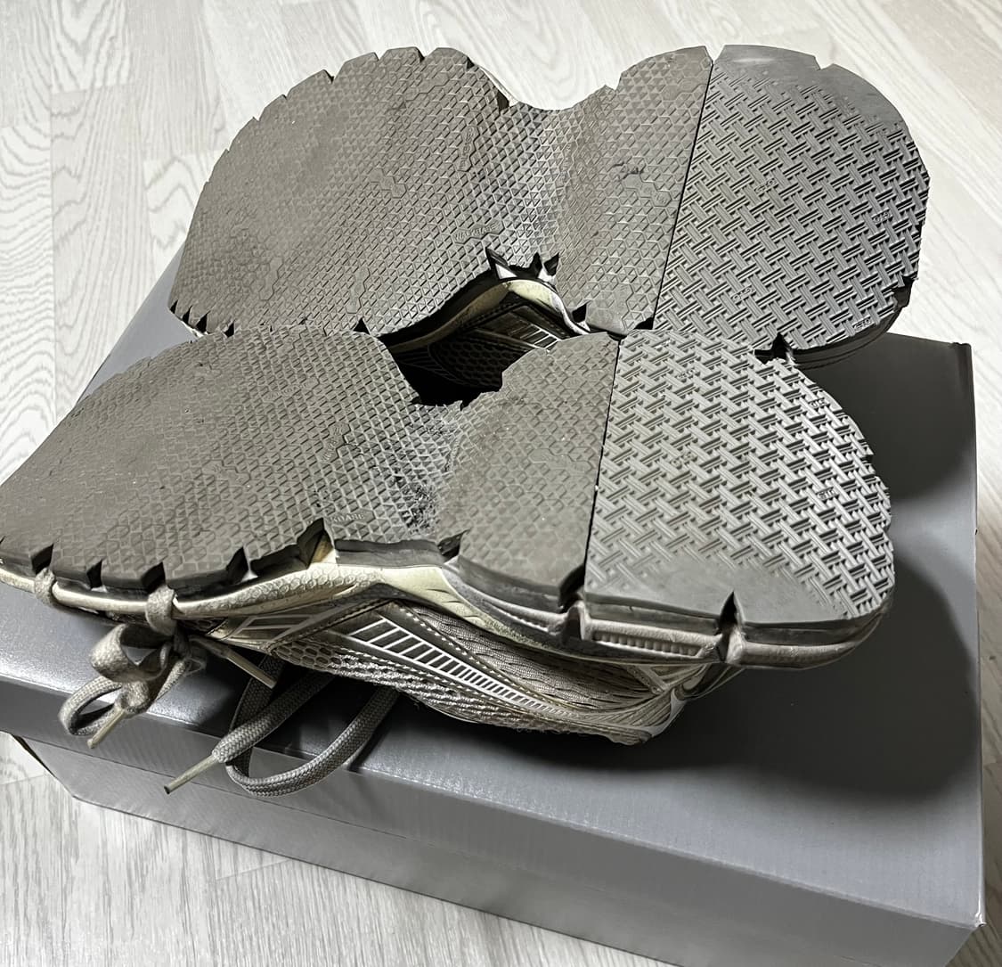 발렌시아가 3XL 에그쉘 43사이즈 상품이미지3