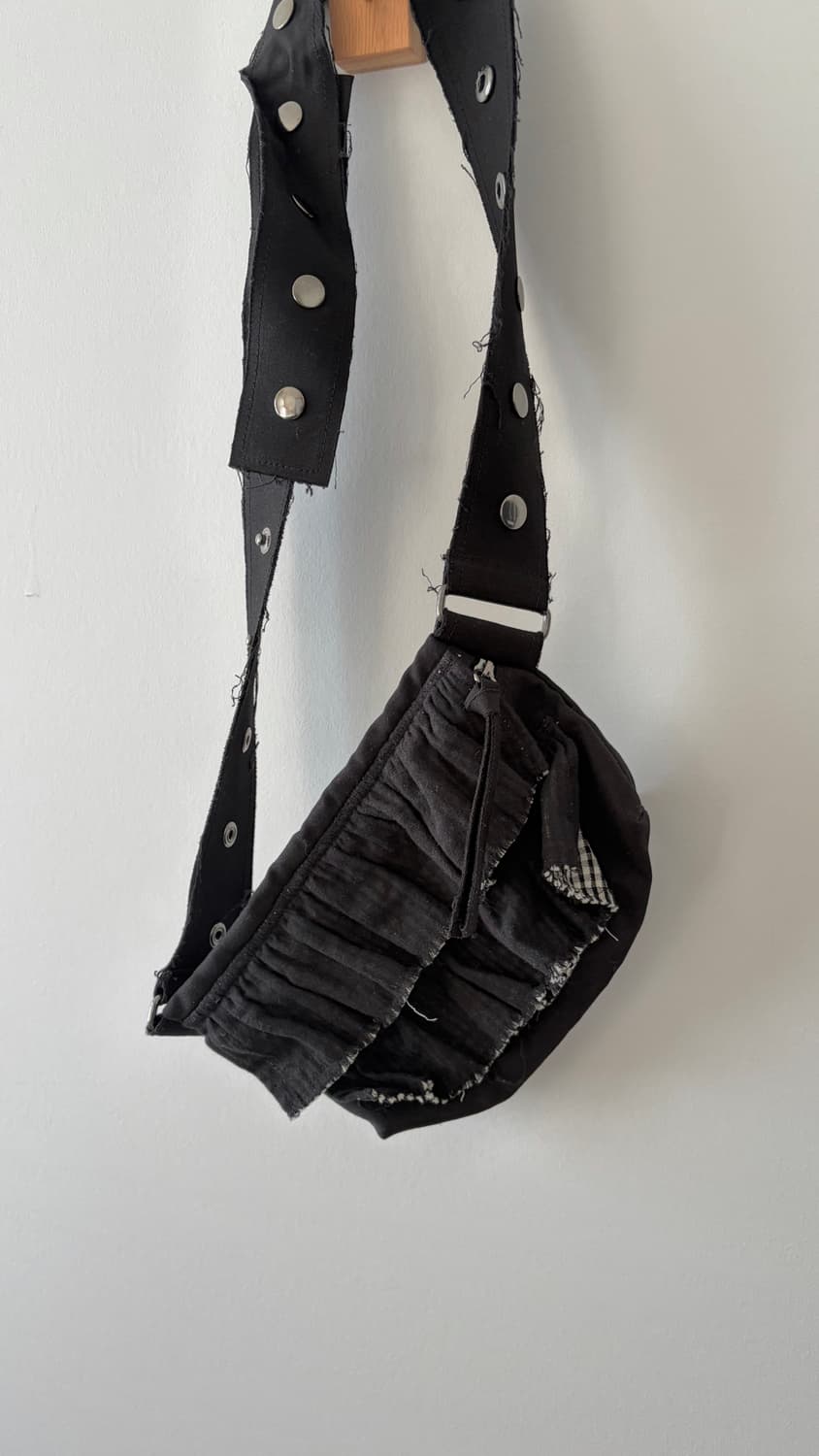 KUL kuel 큘 보호 러플 벨트 백 블랙 상품이미지5