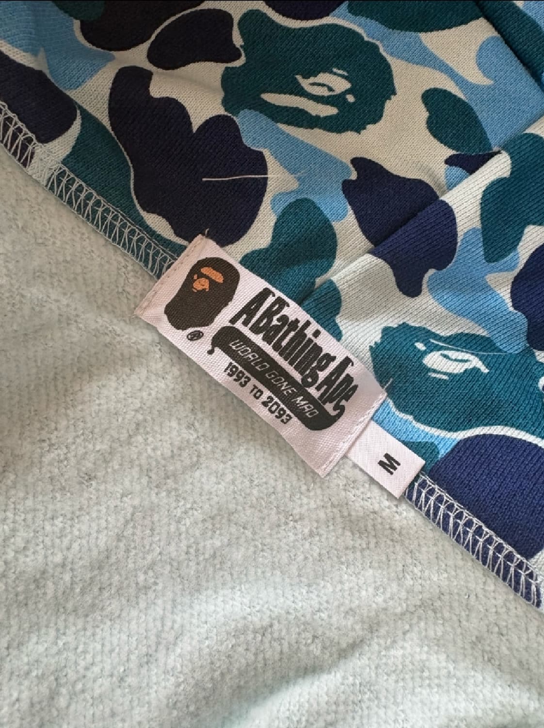 베이프 블루 카모샤크후드집업 M , 4/5일까지만 할인 상품이미지1