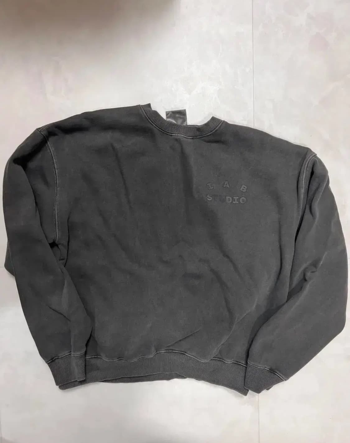 아이앱스튜디오 피그먼트 맨투맨 상품이미지3