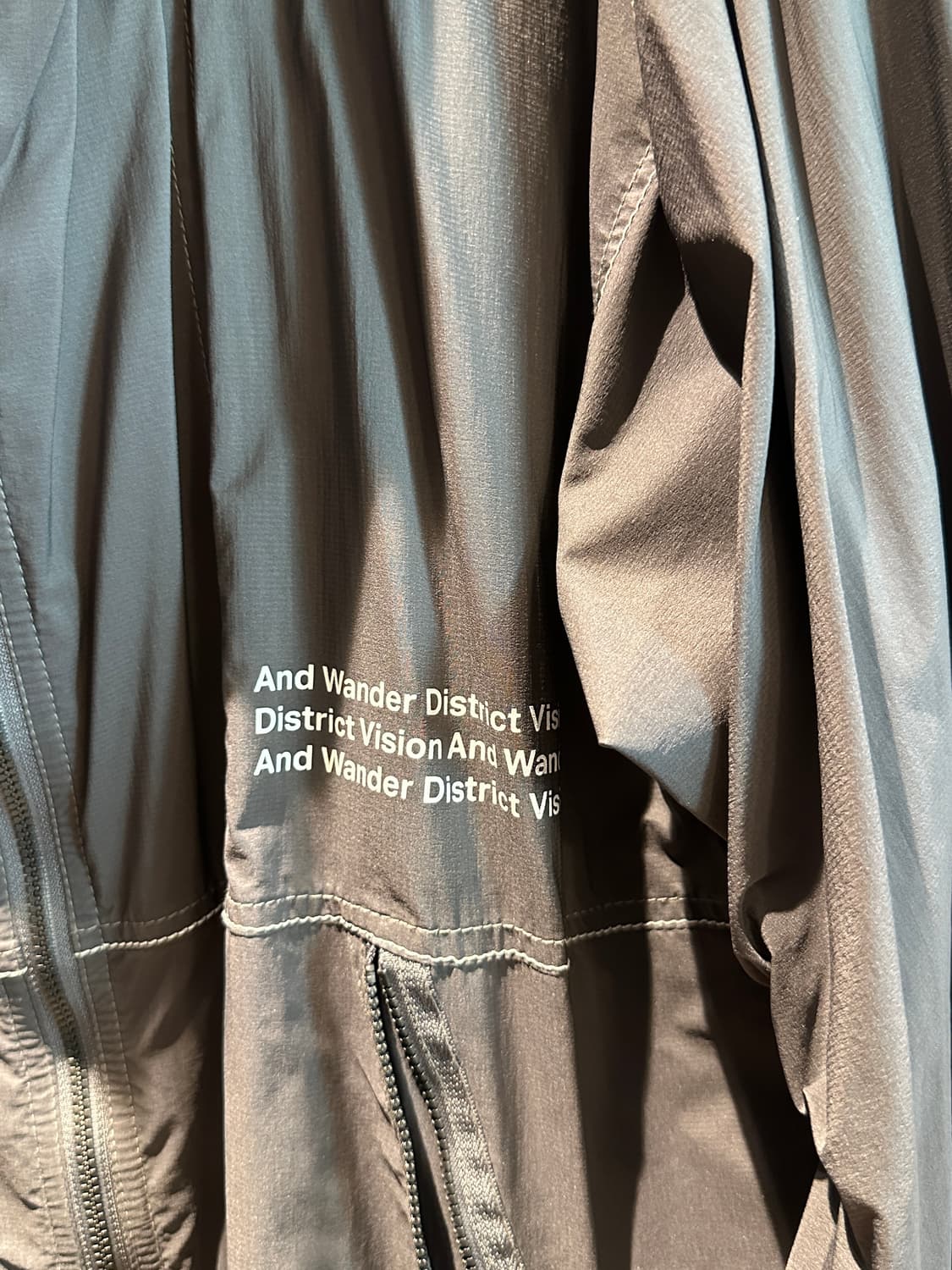 District Vision x And Wander 집업후디 인드브레이커 상품이미지5