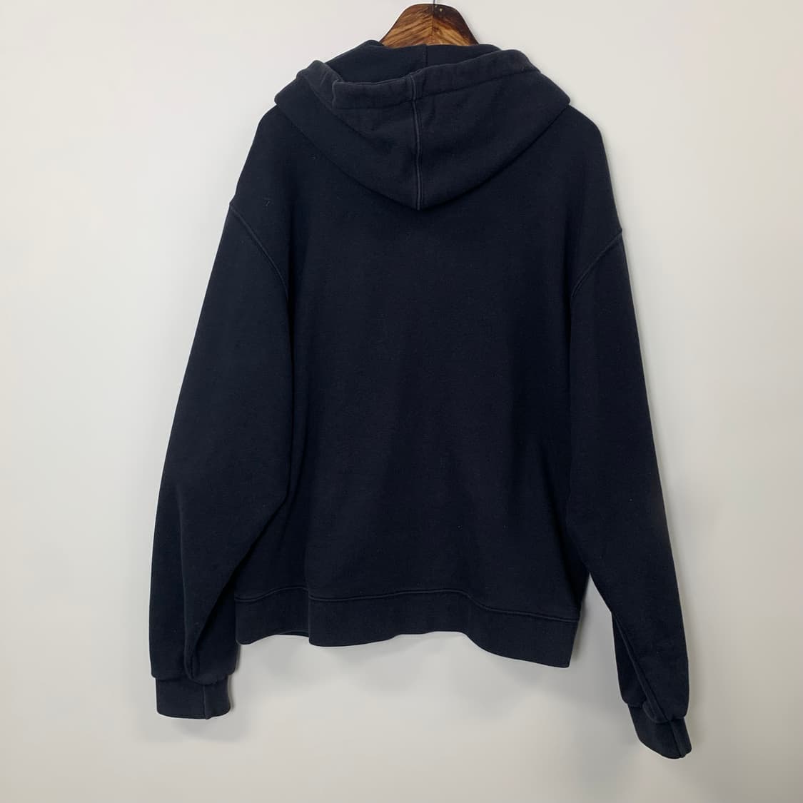 우알롱 자수로고 네이비 후드집업 상품이미지3