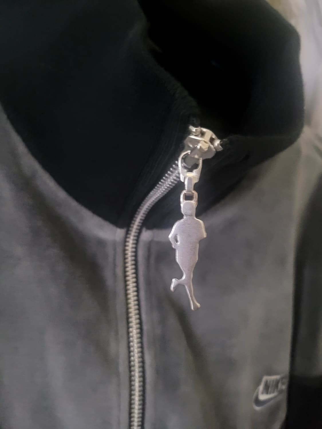 나이키 윈드러너 스웨이드 상품이미지2