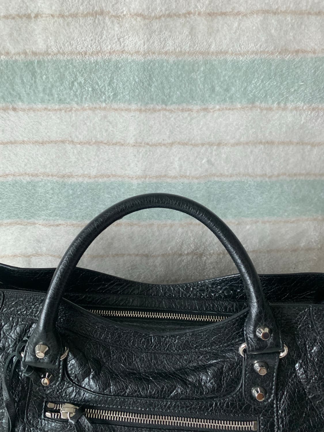 발렌시아가 시티백 모터백 미듐 정품 블랙 상품이미지4