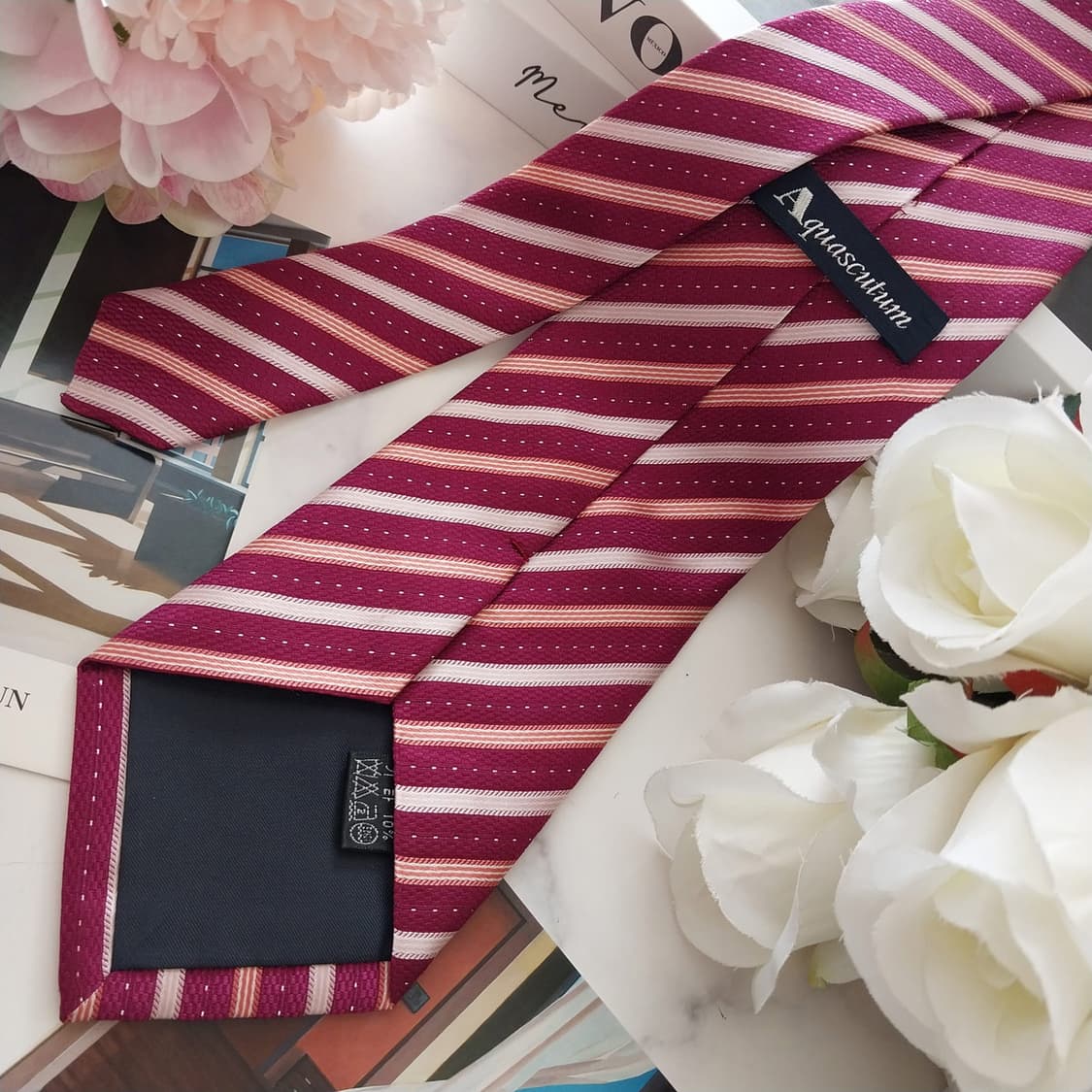 아쿠아스큐텀 실크 버건디 스트라이프 넥타이 9cm A+등급 K1127
 상품이미지5