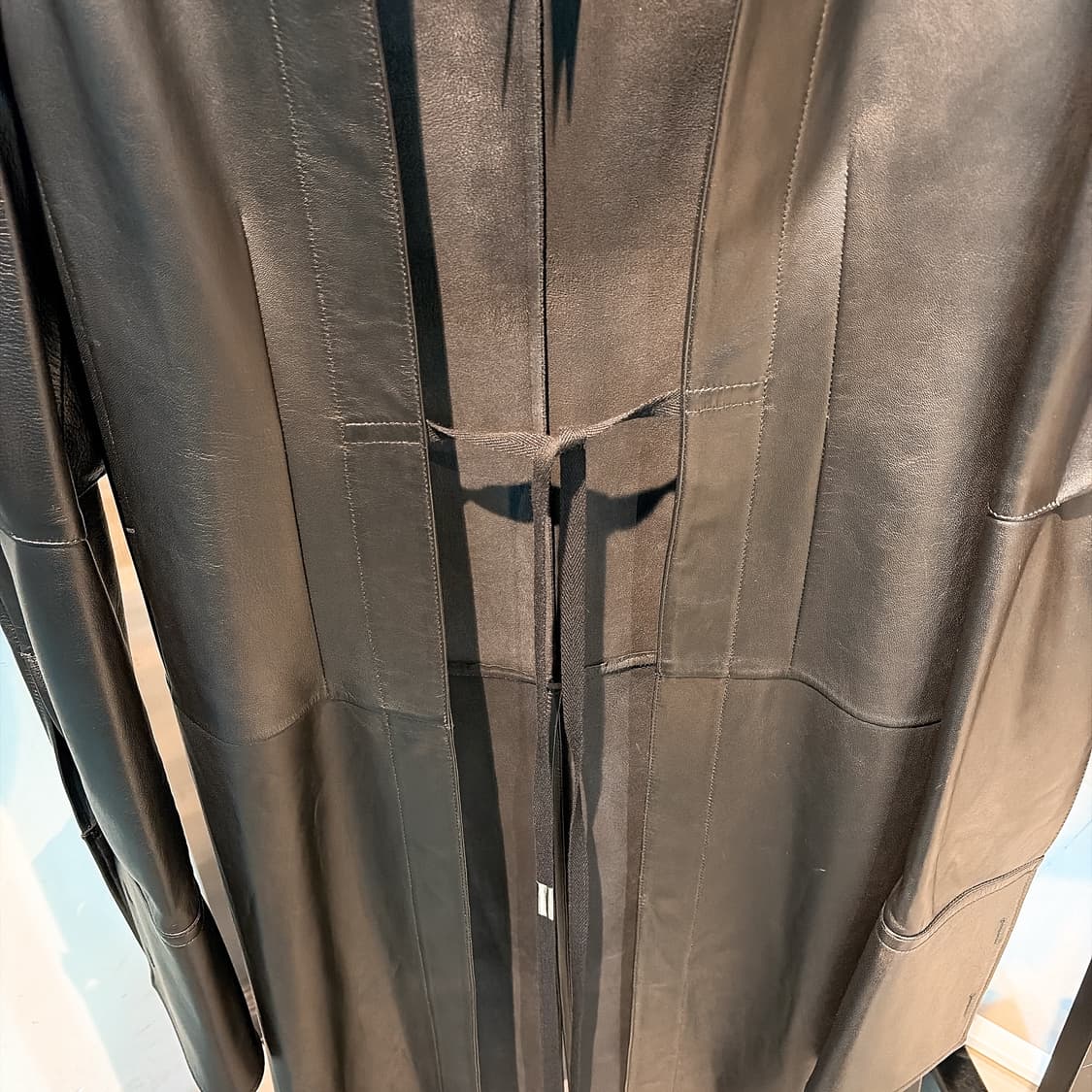 (정품/새상품) 앤 드뮐미스터 남성 블랙 램스킨 오픈 프론트 롱 셔츠 상품이미지2