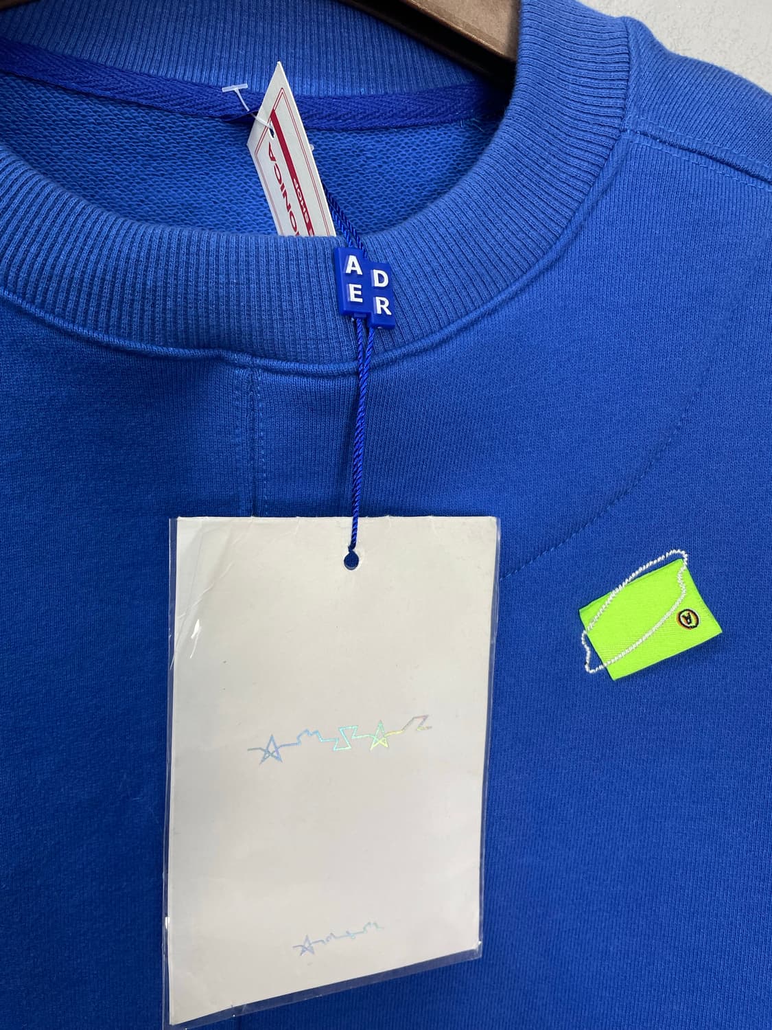 아더에러 블루 패치 맨투맨 H1971 상품이미지7