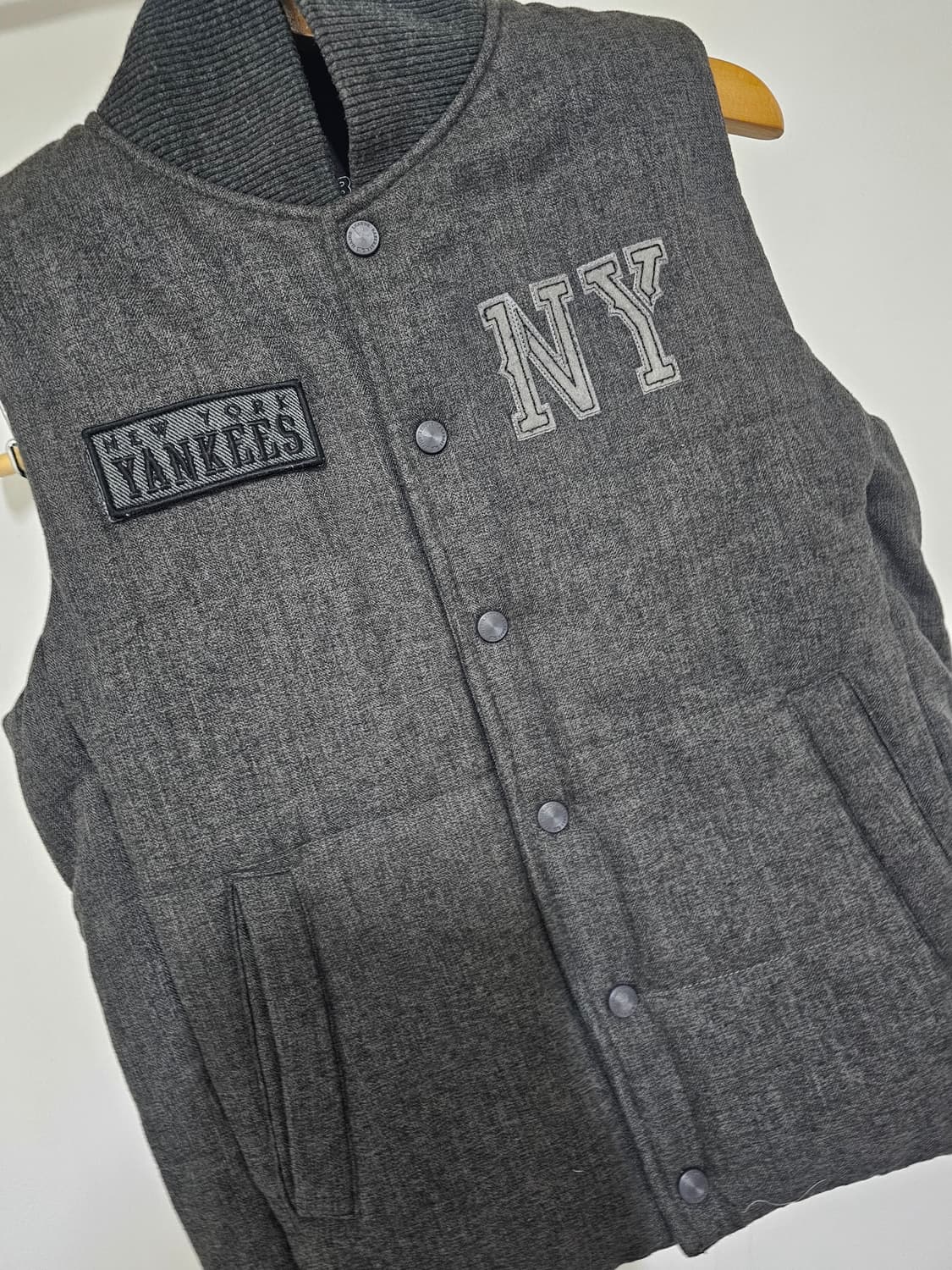 MLB 뉴욕양키즈 그레이 패딩조끼  85 상태좋음 상품이미지5