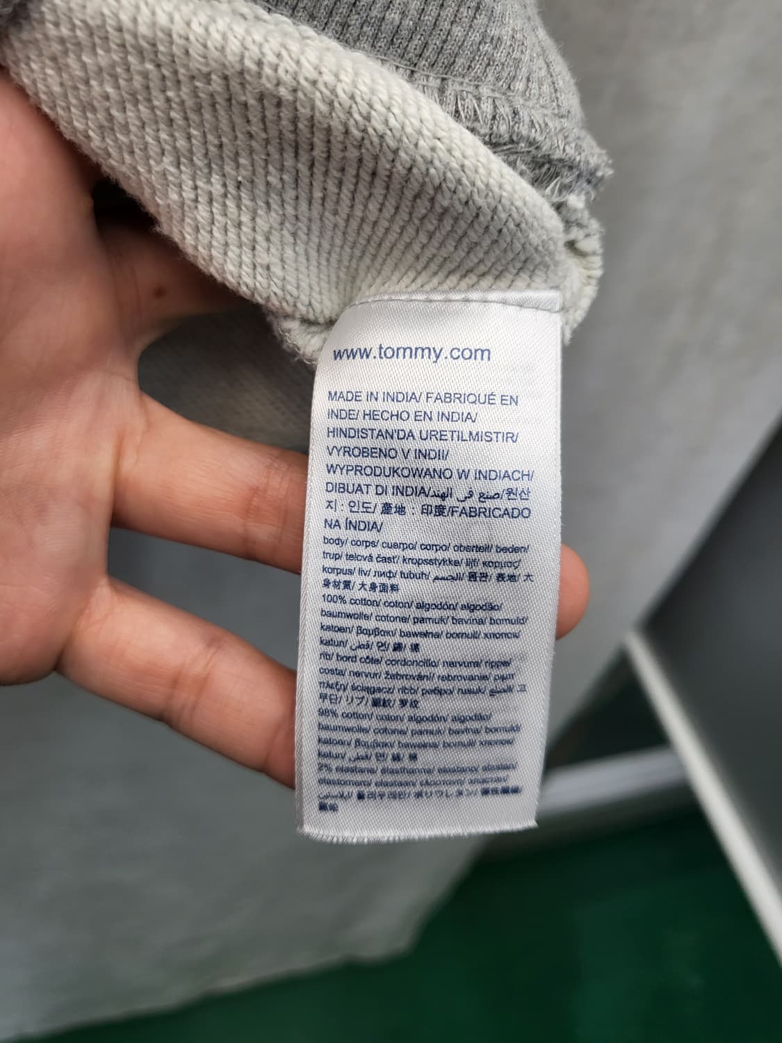 타미힐피거 그레이 맨투맨 티셔츠 상품이미지4