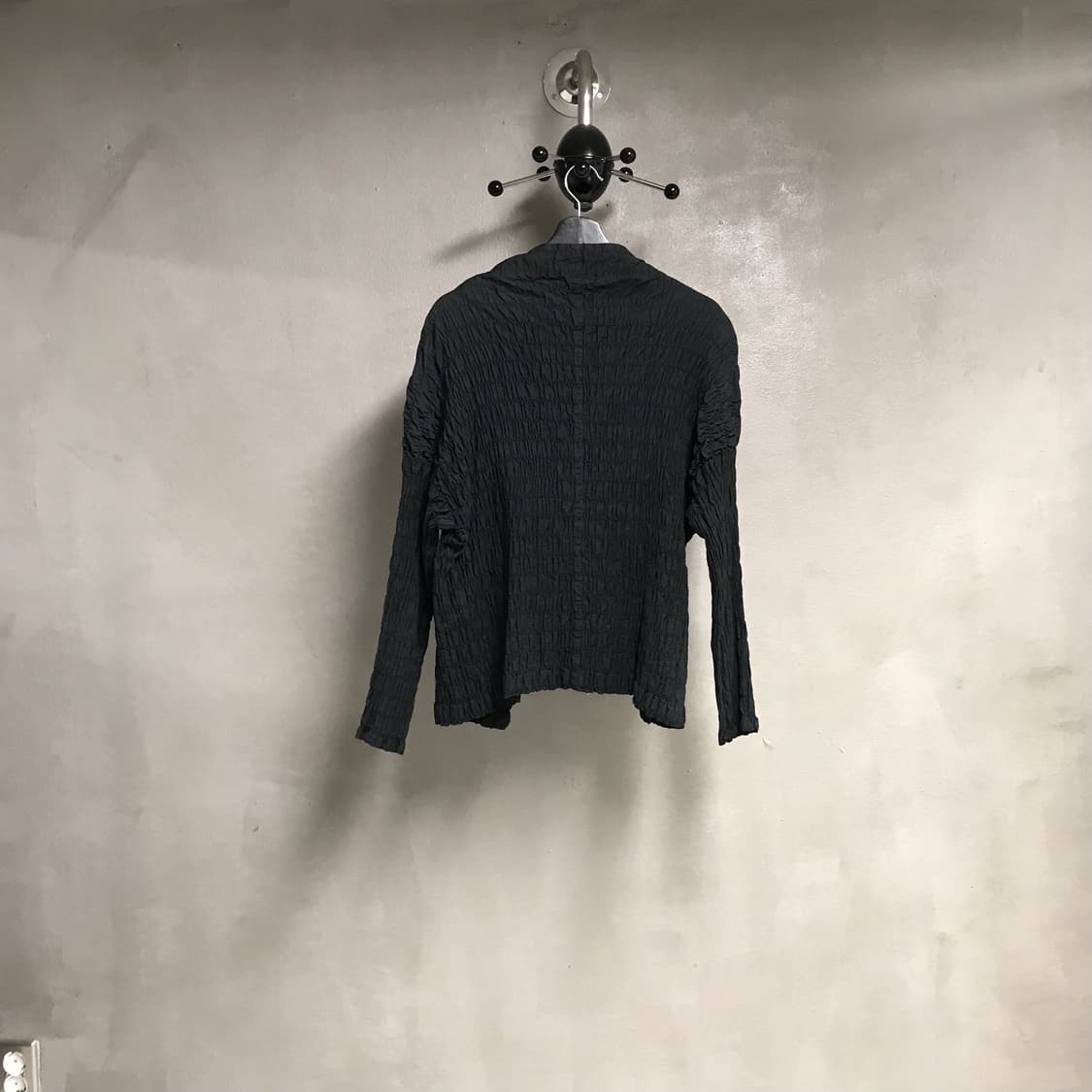 이세이 미야케 플리츠 가디건 블랙 2(W) 상품이미지5