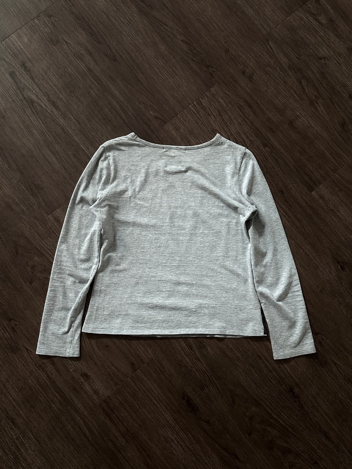 Bellus Closet 그래피티 롱 슬리브 상품이미지8