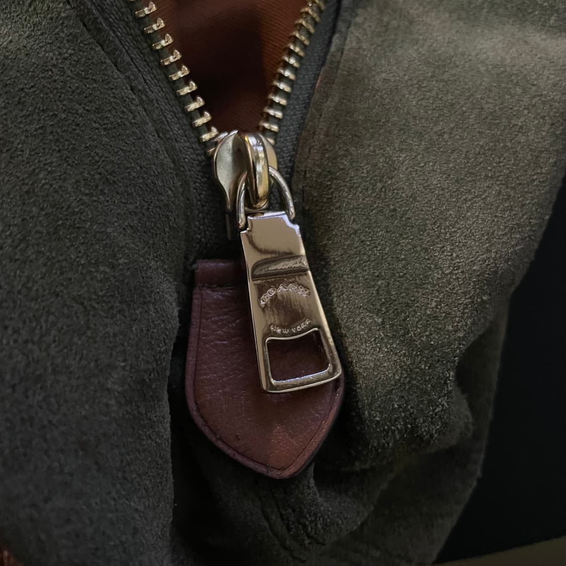 COACH코치 브라운 & 카키스웨이드 숄더백 상품이미지9