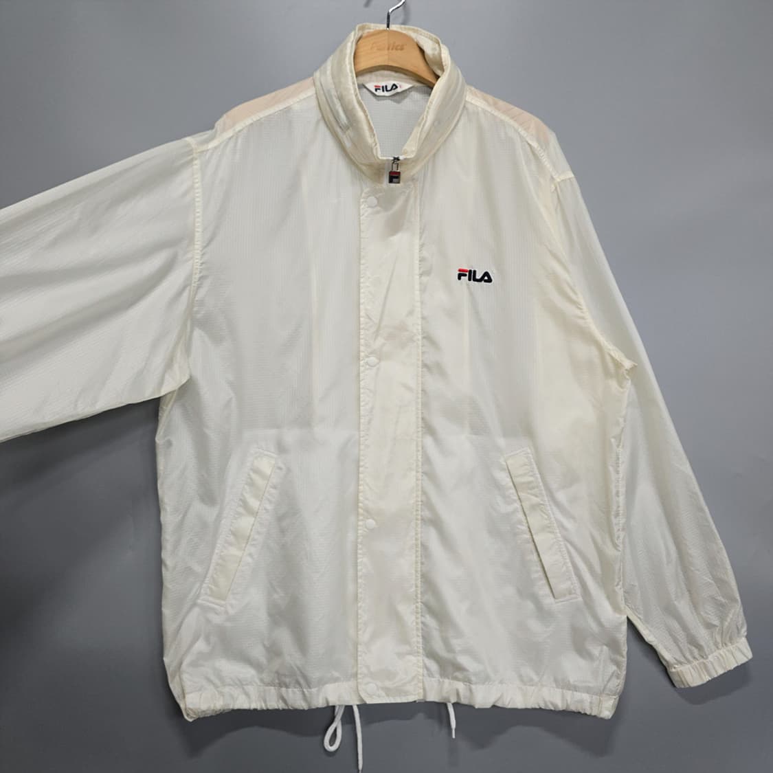 휠라(FILA) 로고 바람막이 자켓 화이트 100 상품이미지2