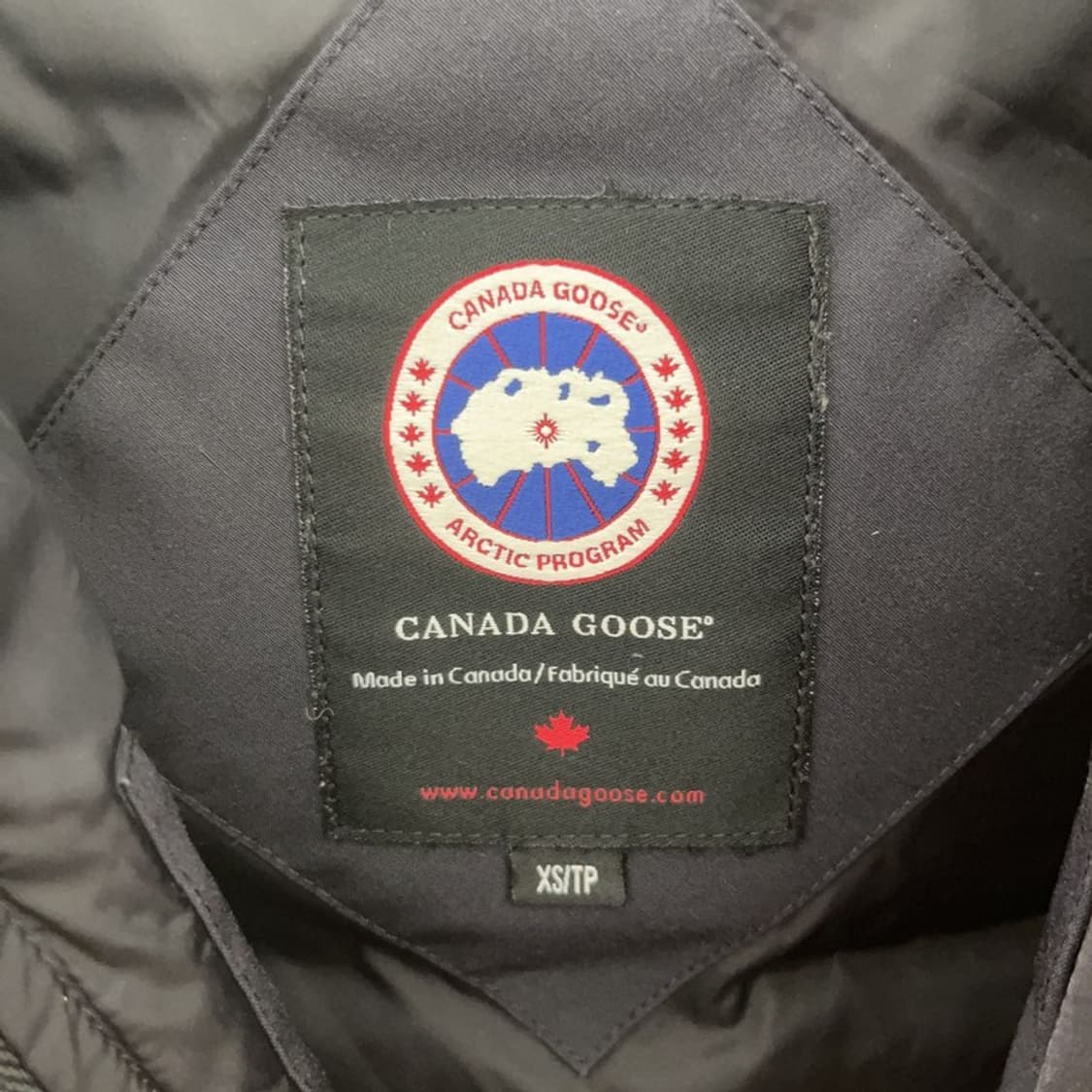 캐나다구스 몬테벨로 하이넥 덕다운 슬림핏 깃털 패딩  XS C07222 상품이미지5