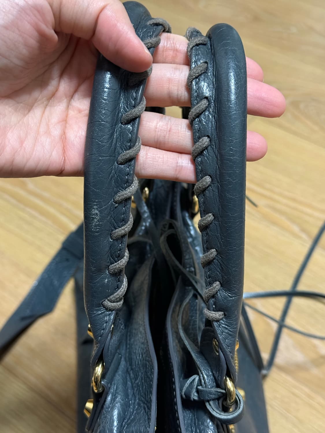 발렌시아가 모터백 시티백 다크그레이 미디움 상품이미지6