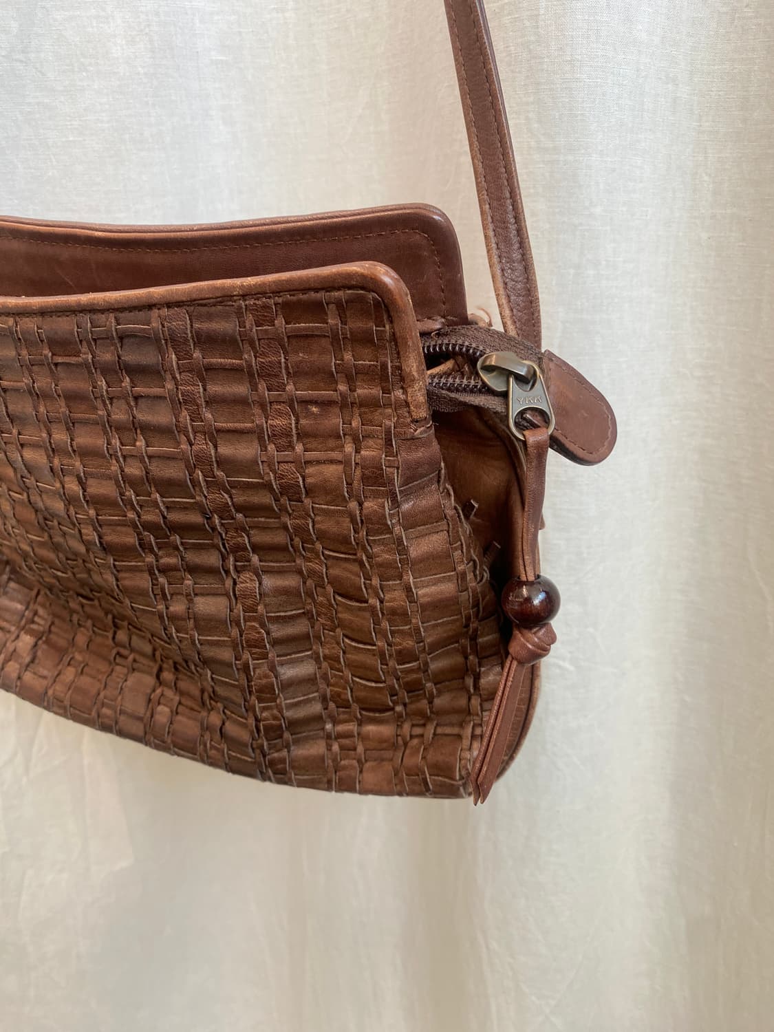 브라운 레더 크로스백 상품이미지4