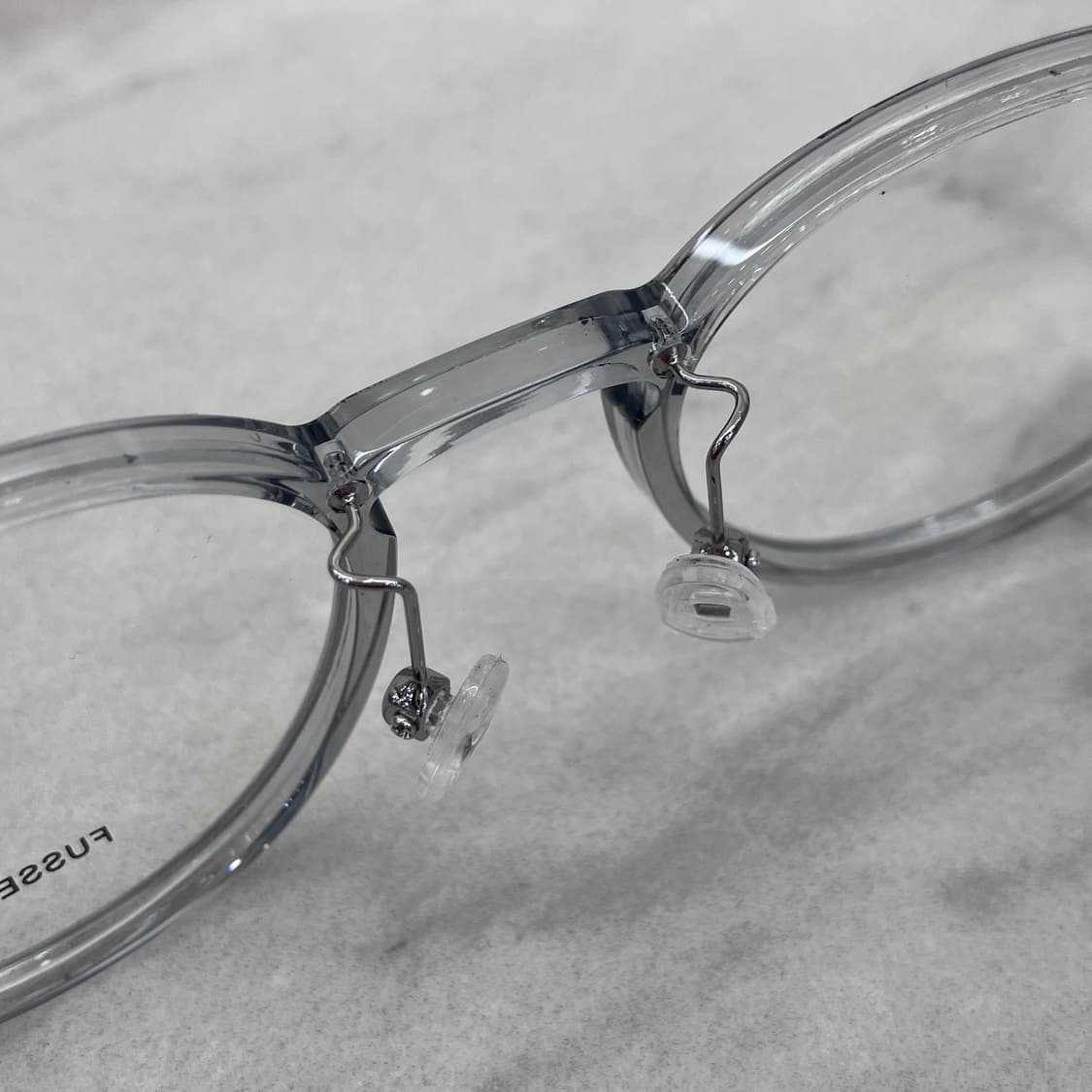 C64 FUSSET 그레이 클리어 라운드 콤비 뿔테 안경 상품이미지4