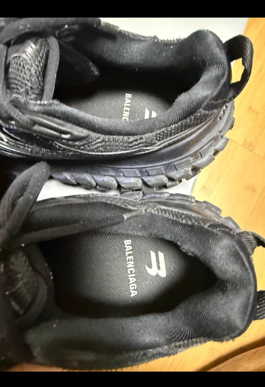 발렌시아가 디펜더 41 상품이미지2