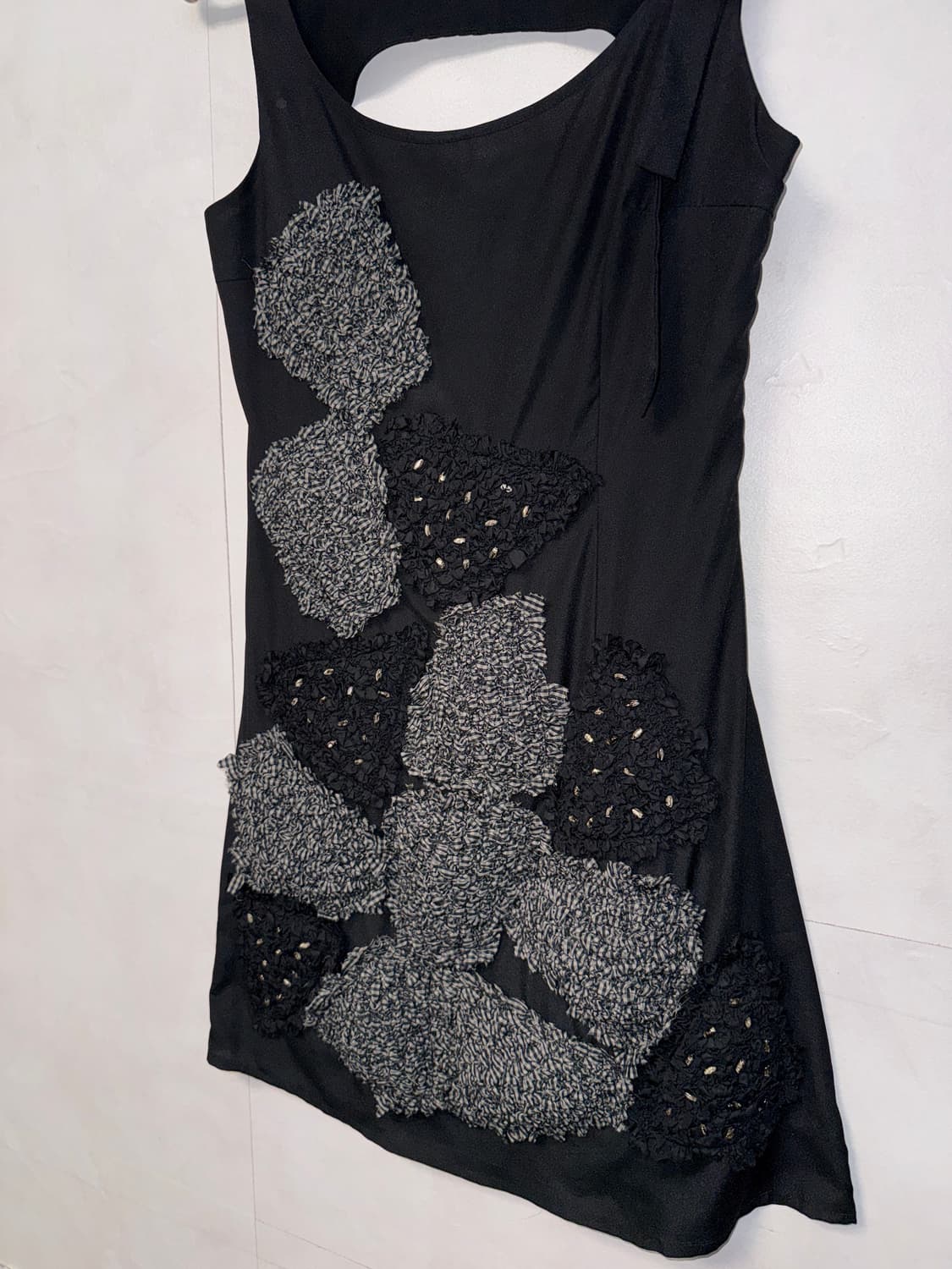 Black pleats flower back slit silk ops 상품이미지4