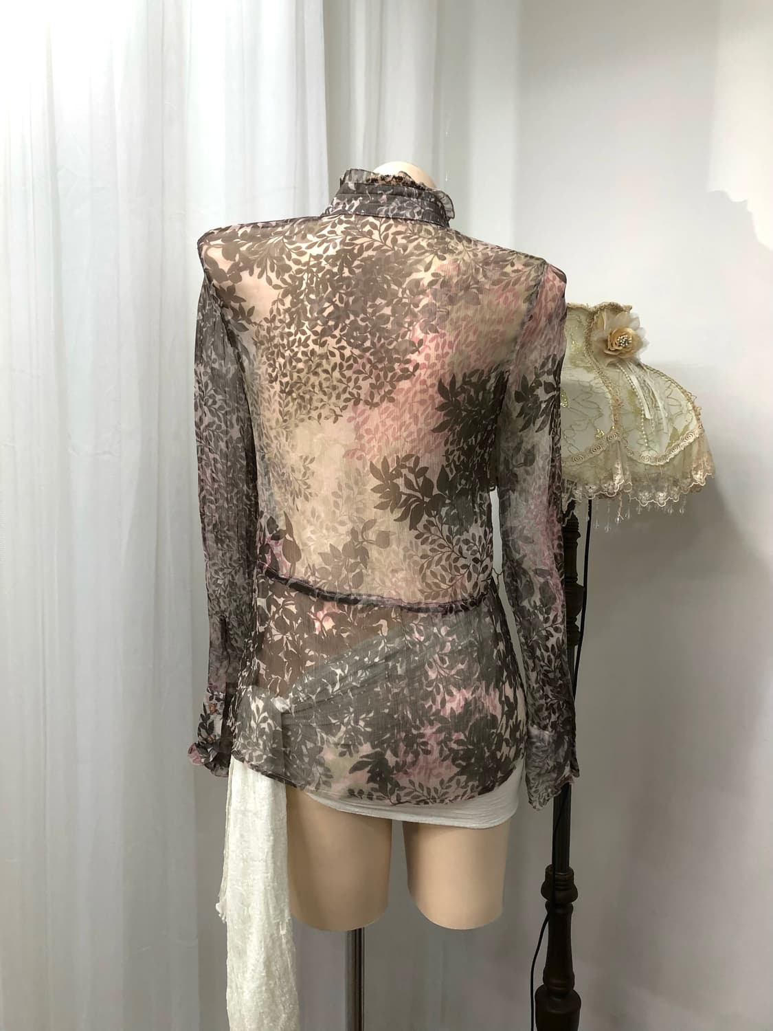 pink leaf pattern frill sheer top 상품이미지4