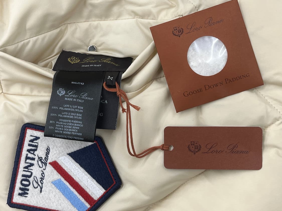 로로피아나 리버시블 구스다운 조끼 M(100-105) (새상품) 상품이미지6