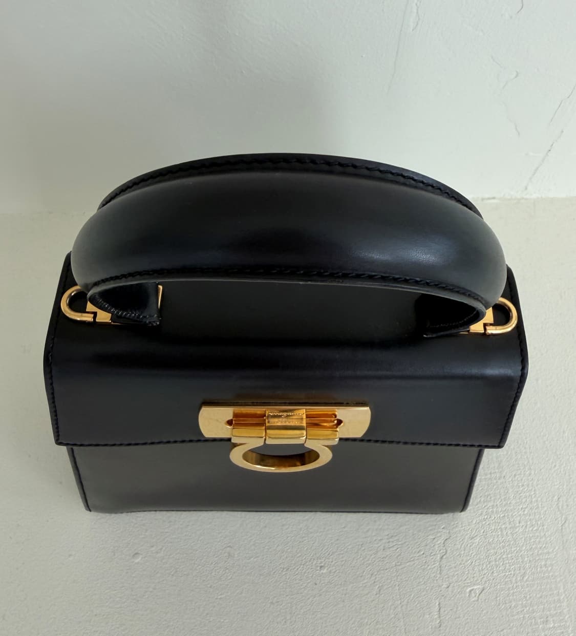 [Ferragamo] Iconic Top Handle Bag Small 상품이미지7