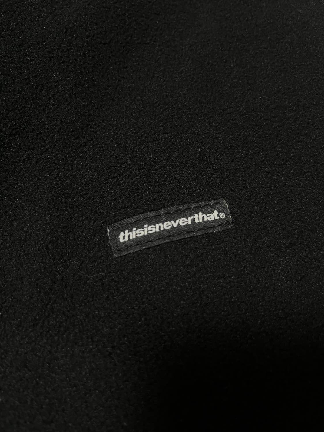 디스이즈네버댓 플리스 목도리 블랙 상품이미지2