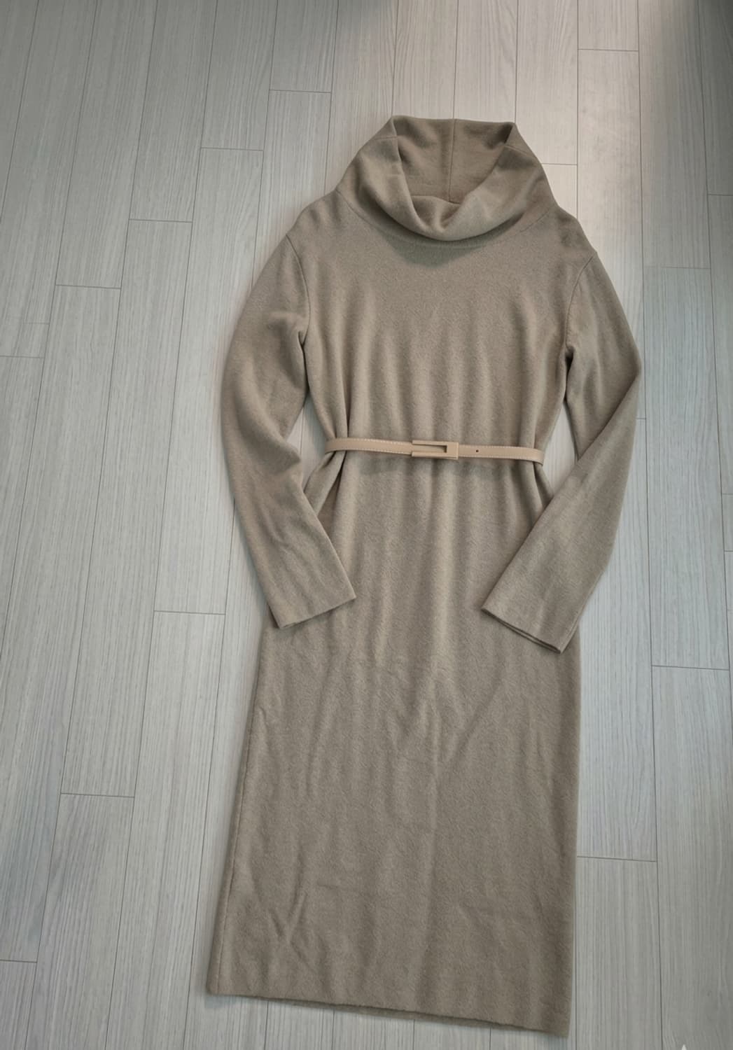 르베이지(LEBEIGE) 모 혼방 고급 니트 원피스 상품이미지1