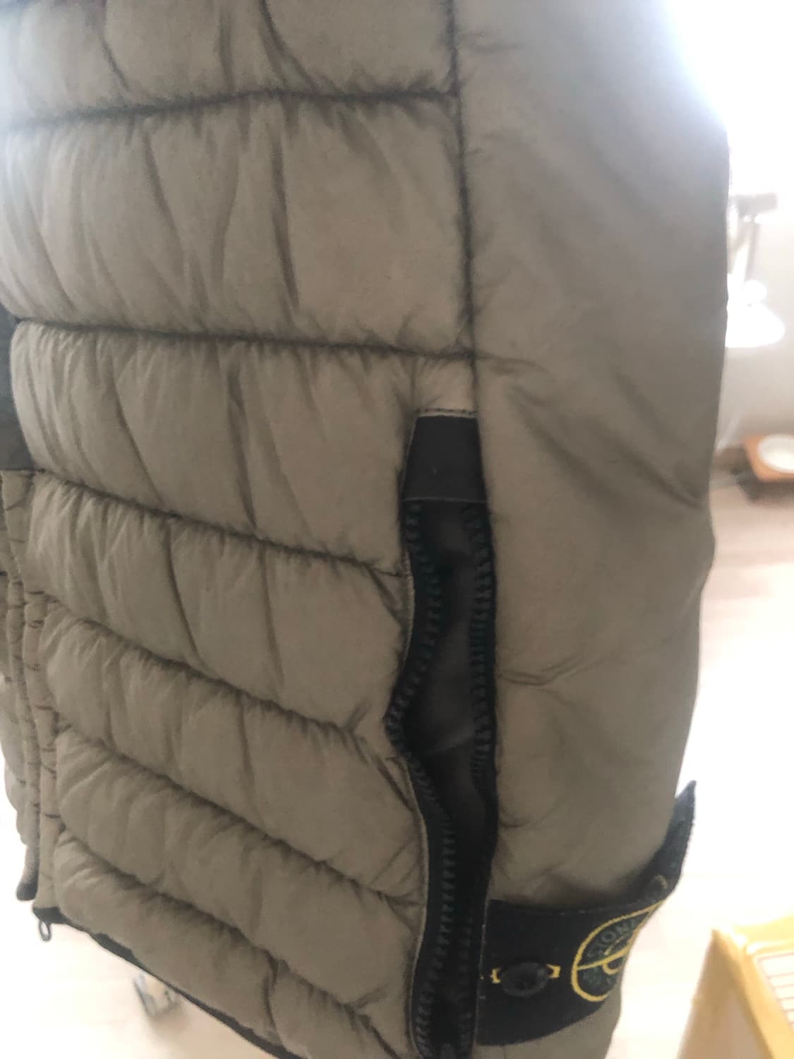 스톤 아일랜드 패딩 베스트 XL 팝니다 상품이미지3