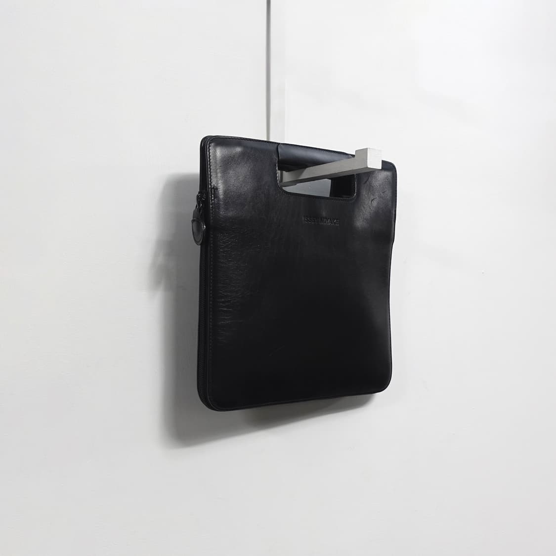 ISSEYMIYAKE 오리가미 확장 변형 파우치 핸들 레더 숄더백  상품이미지6