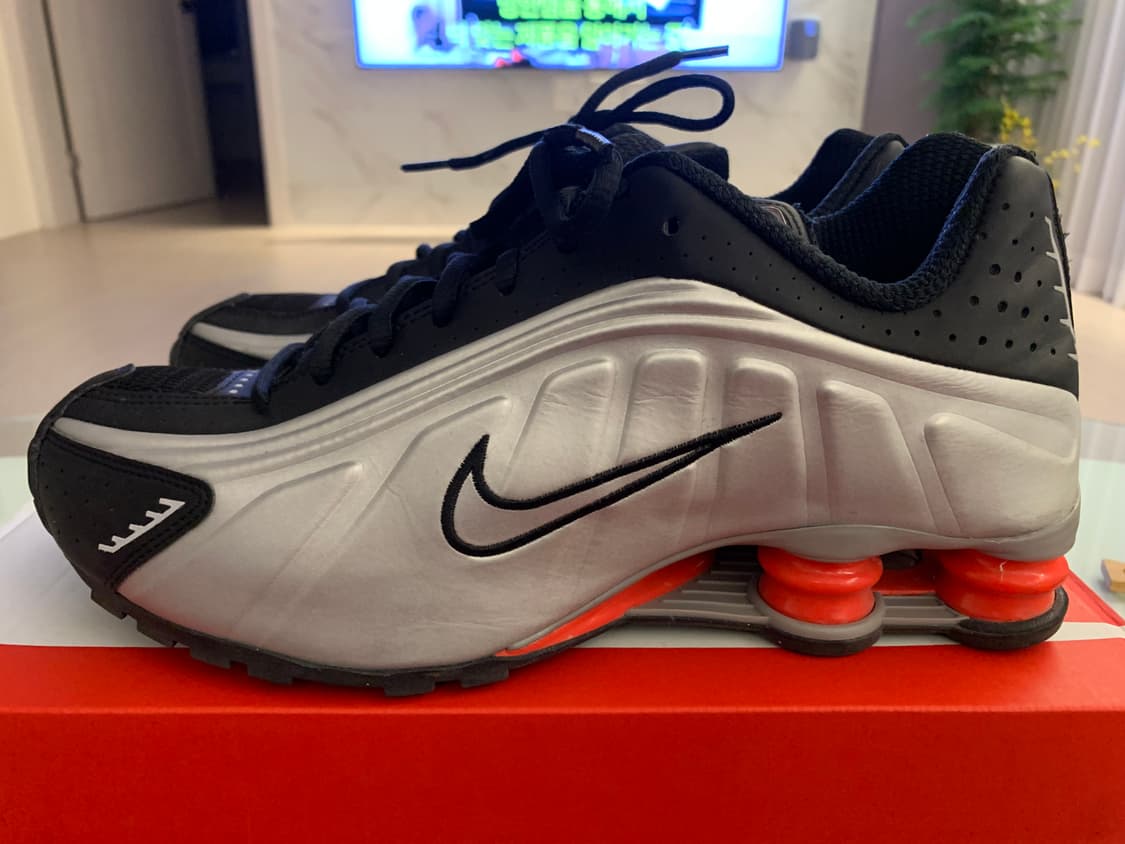 나이키 샥스 R4 블랙/실버 270mm 판매합니다./ BV1111-008 상품이미지3