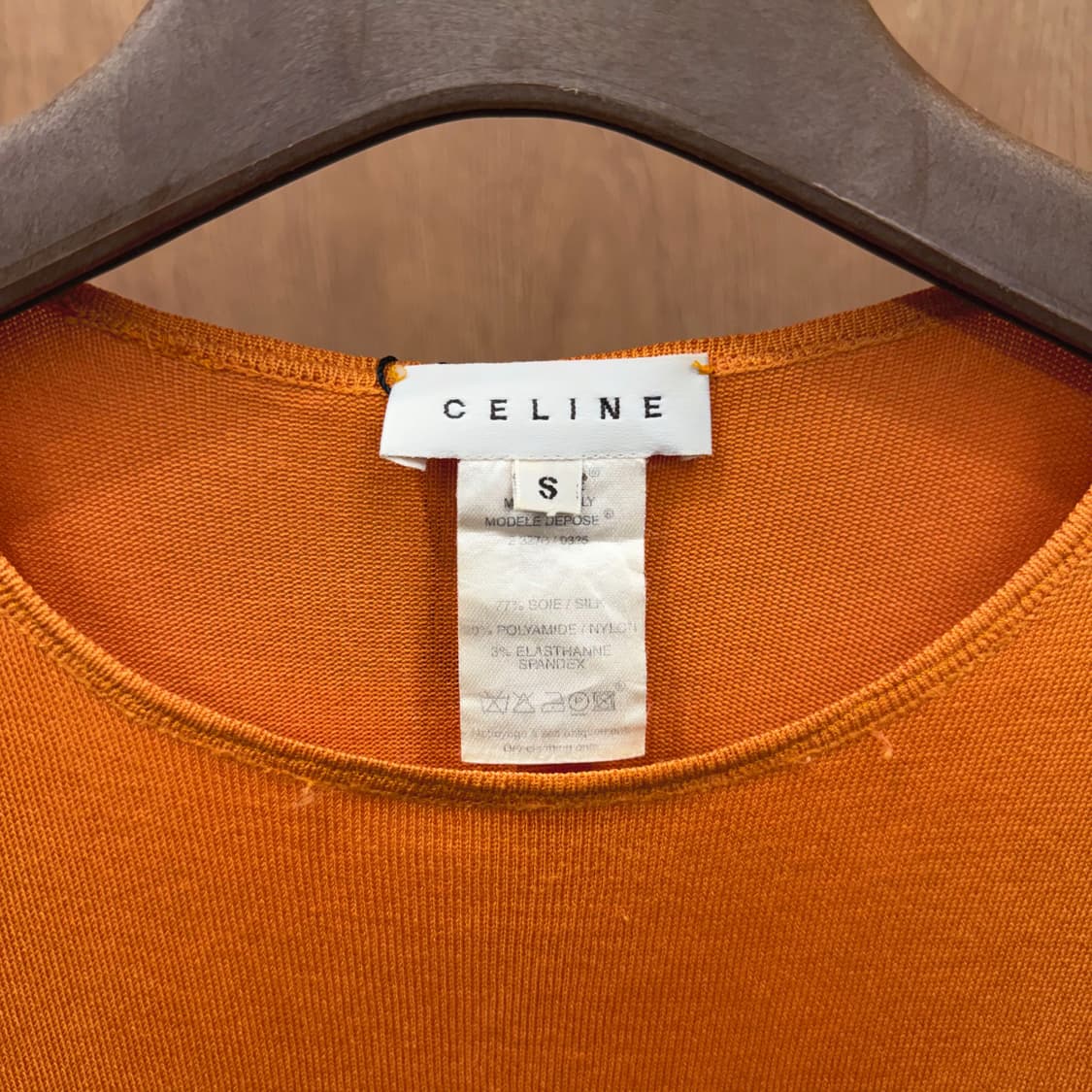 셀린느 실크 반팔 티셔츠 사이드 슬릿 라운드넥 디테일 슬림핏 오렌지 상품이미지6