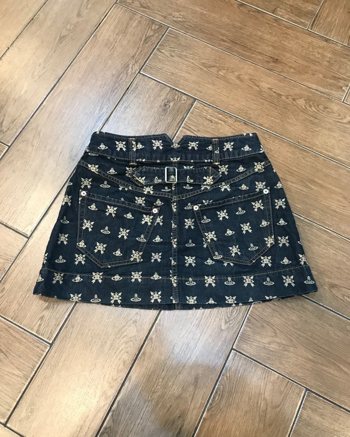 비비안 웨스트우드 레드라벨 패턴 데님 스커트 상품이미지4