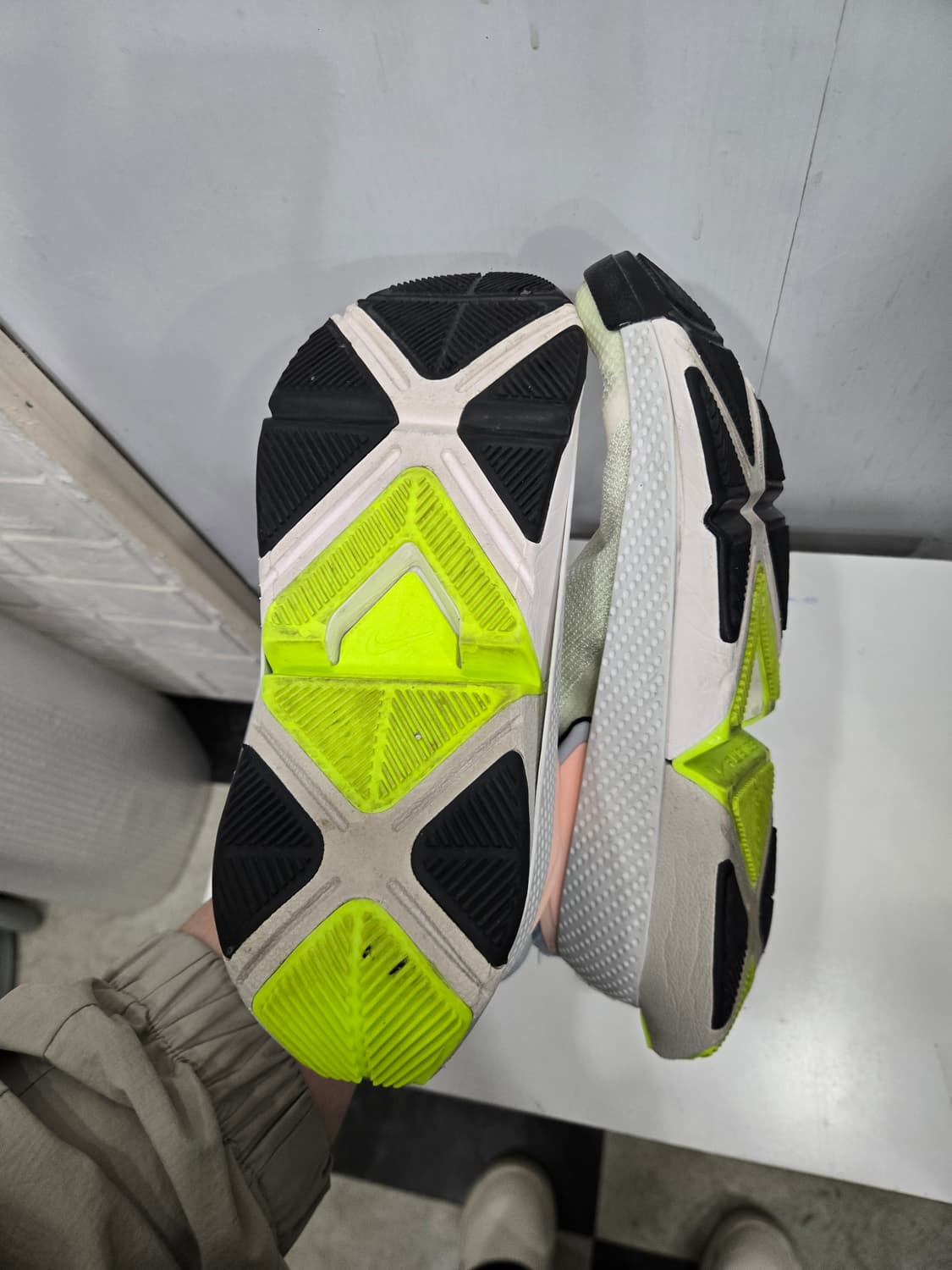 사이즈285)) NIKE 나이키 고 플라이이즈 신발! 신고 벗기 편해요~ 상품이미지4