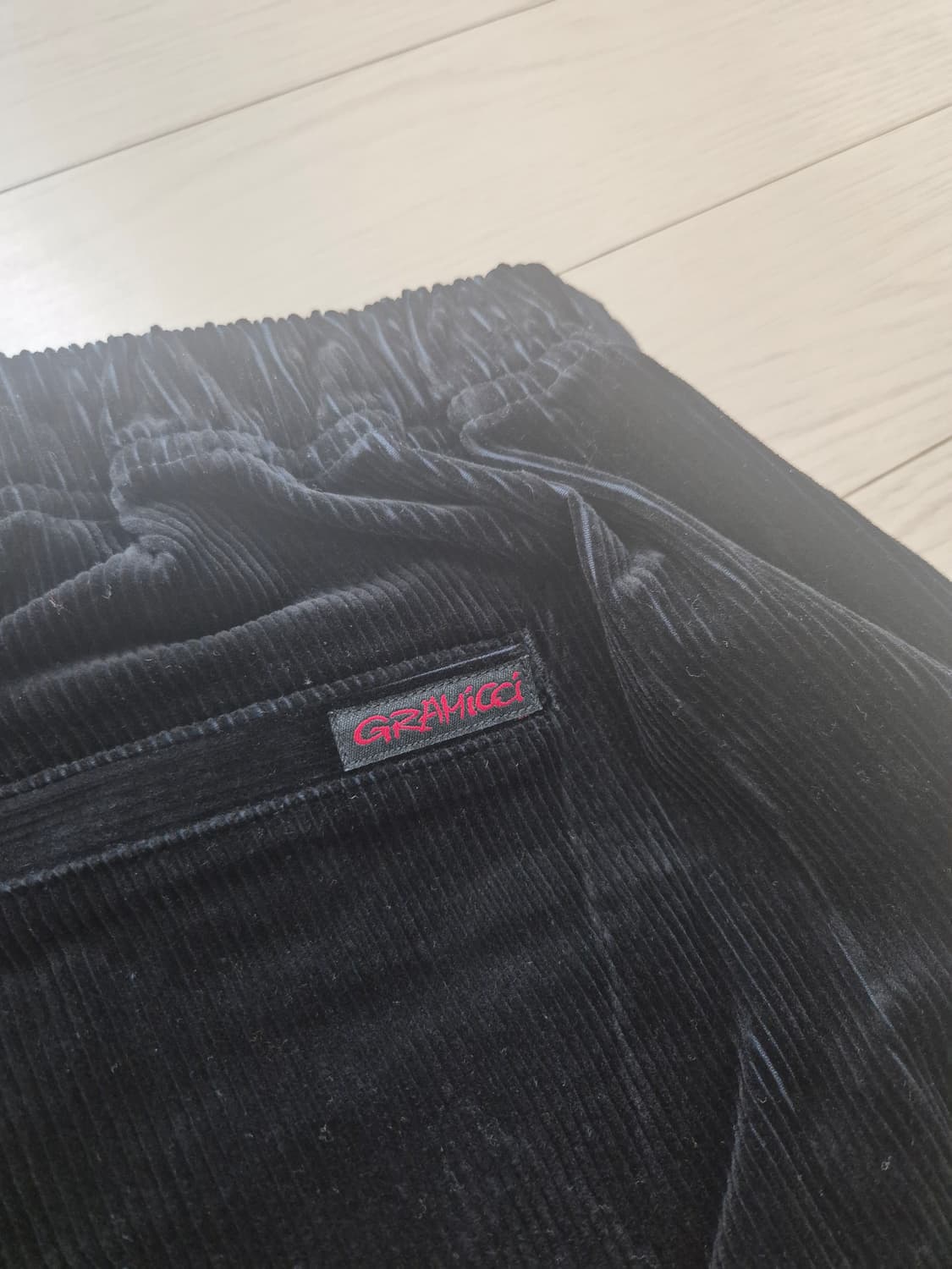 그라미치 루즈테이퍼드 코듀로이 팬츠 블랙 상품이미지3