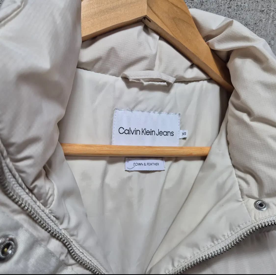 켈빈클라인 덕다운 패딩 아이보리 상품이미지3