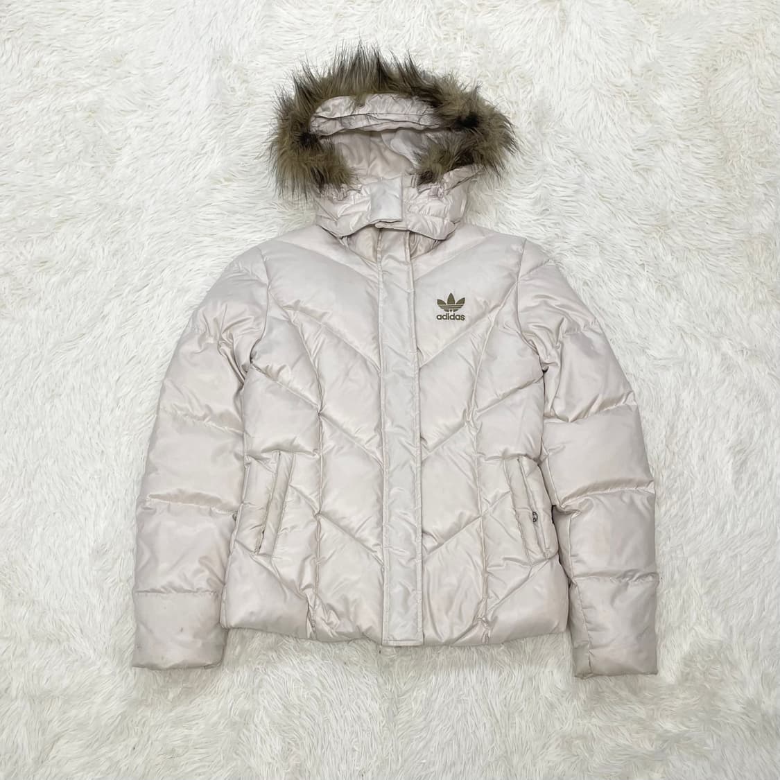 아디다스 보아 털 패딩 자켓 아이보리 상품이미지3