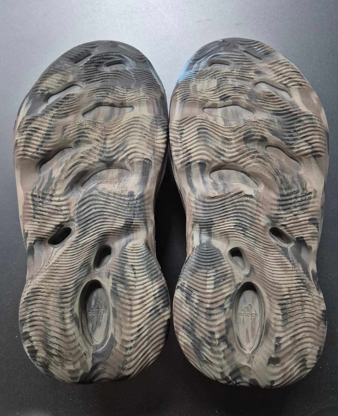 아디다스 이지 폼 러너 상품이미지5