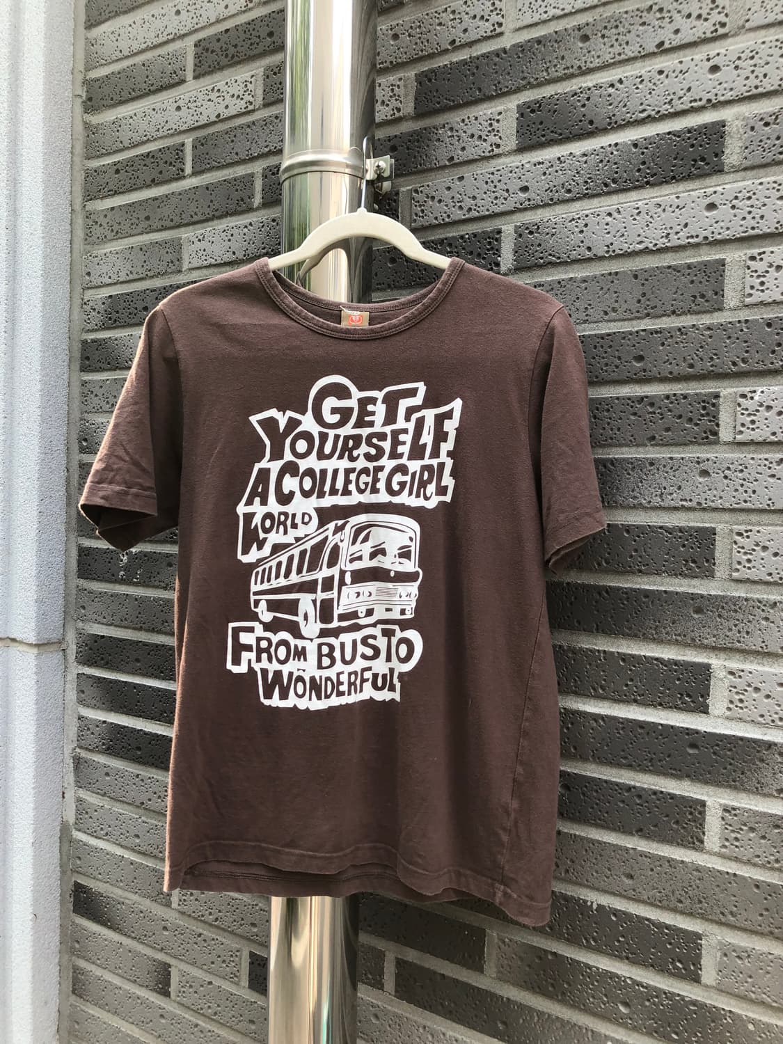 빈티지 그래픽 반팔 브라운 상품이미지1